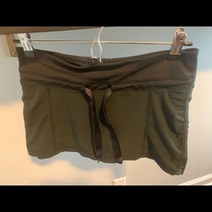 Lululemon Skirt with built in Shorts Black Size 4